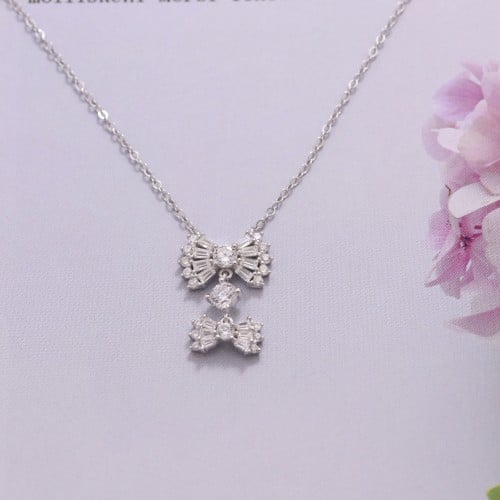 سلسلة أنيقة باللون الفضي (N228) .