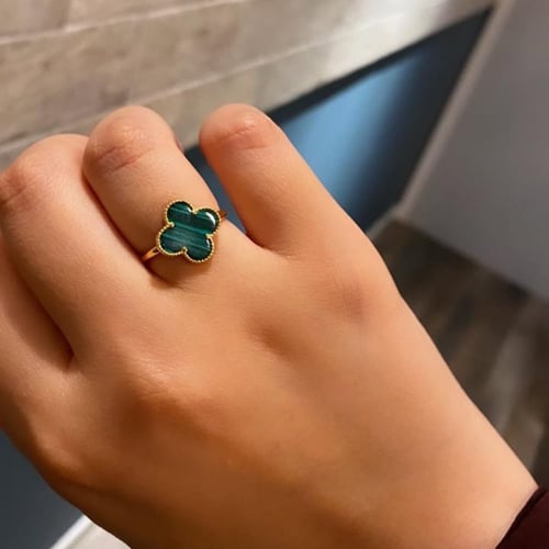 خاتم ورد أنيق اللون ذهبي-أخضر (R196) .