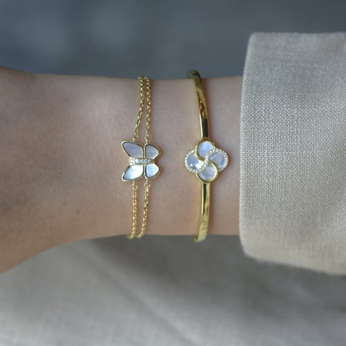 أسورة فراشة أنيقة باللون الذهبي (B416).