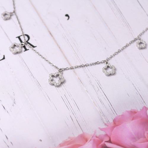 سلسلة ورد أنيقة باللون الفضي (N418).