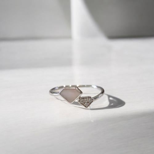 خاتم أنيق اللون فضي (R297) .