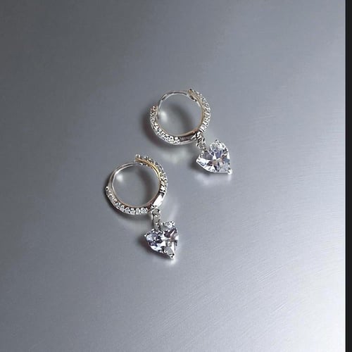 حلق آنيق باللون / الفضي(E434) .