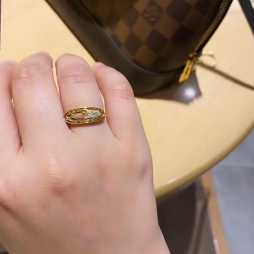 خاتم أنيق اللون ذهبي (R184) .