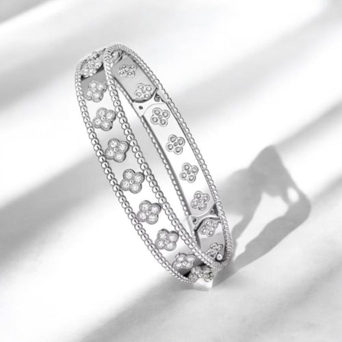 طقم فان كليف