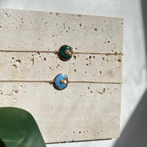 أسورة أنيقة , اللون ذهبي (B558) .