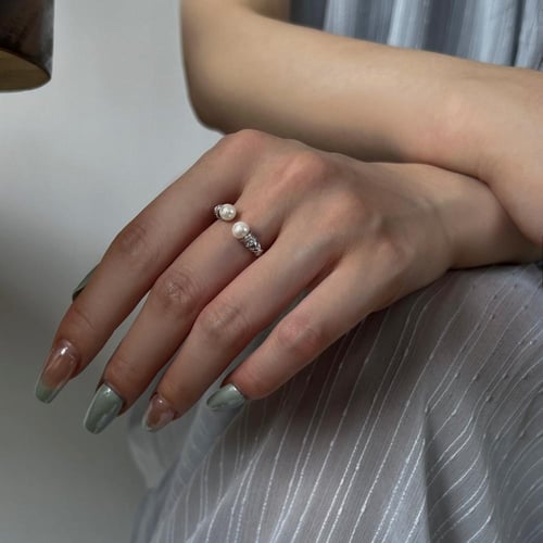 خاتم الأنيق باللون / الفضي .(R446)