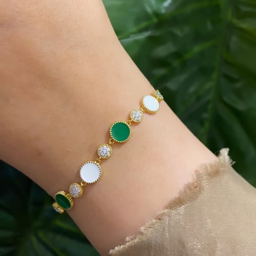 أسورة أنيقة باللون الذهبي ( B620) .