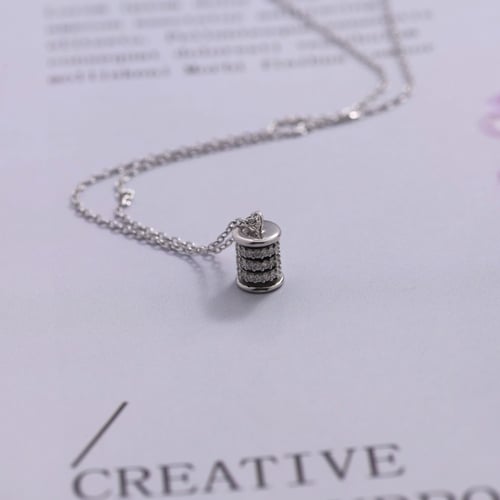 سلسلة أنيقة باللون الفضي (N238) .