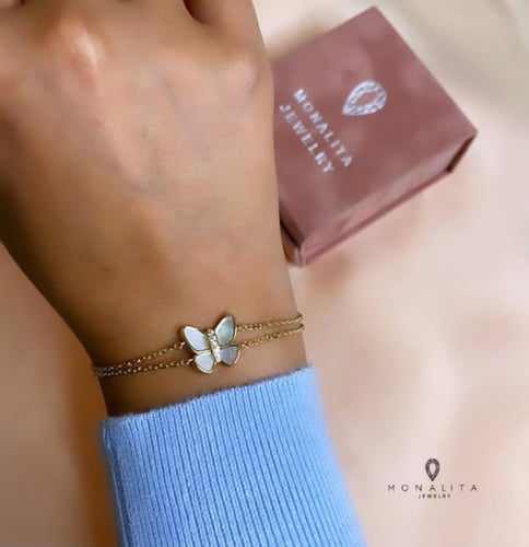 أسورة فراشة أنيقة باللون الذهبي (B416).