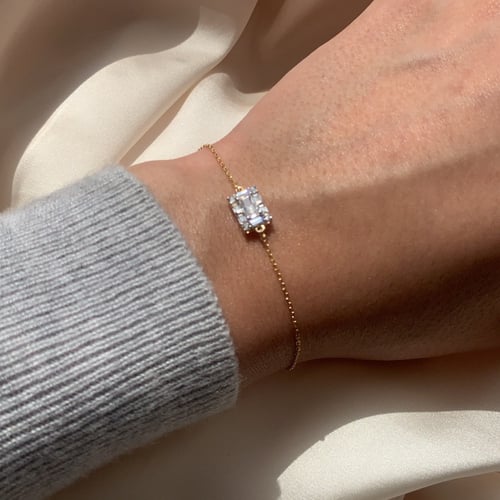 أسورة أنيقة باللون الذهبي (B657).