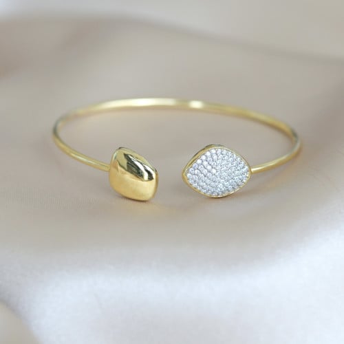 أسورة أنيقة باللون الذهبي (B957) . .