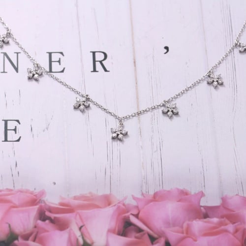 سلسلة أنيقة باللون الفضي (N242).