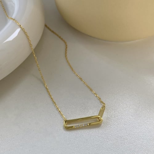 سلسلة أنيقة باللون الذهبي (N841) .