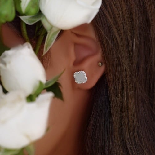 حلق ورد أنيق اللون ذهبي (E287).