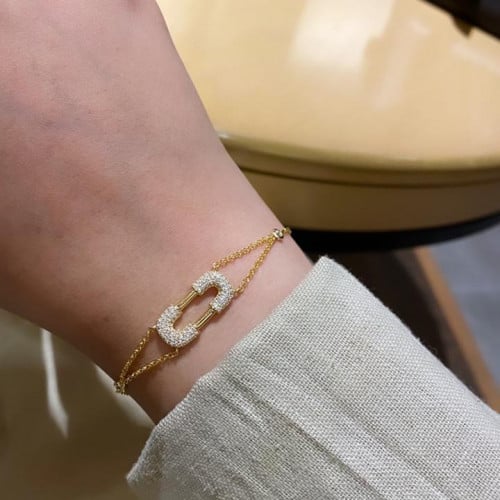 أسورة أنيقة باللون الذهبي (B513) .