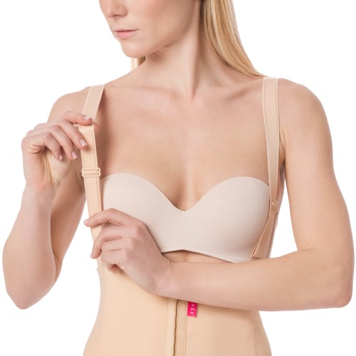 مشد ريفي ايطالي لرفع المؤخرة وحشو الأرداف فوق الرك...