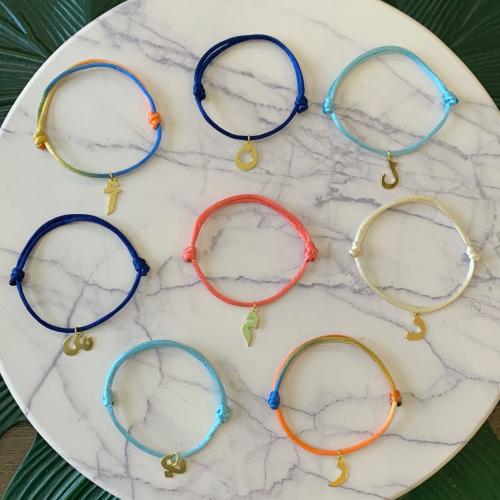 اساور خيط مع حرف عربي مطلي