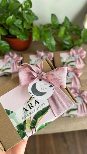 تعليقة للشنط والسيارة