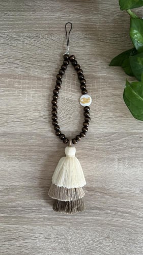 تعليقه جوال خرز مع هدب