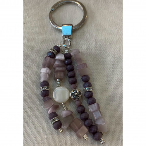 ميدالية مفتاح خرز بنفسجي