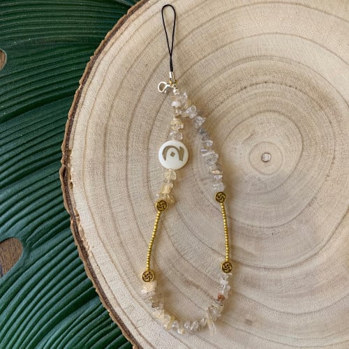 تعليقه جوال ذهبي مع حرف عادي