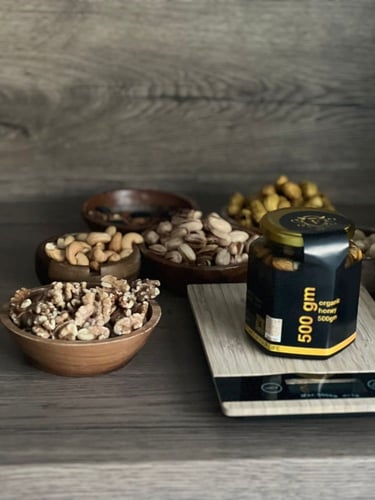 عسل المكسرات للتسمين