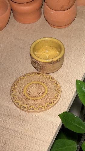 كوب اسبريسو و كوستر أصفر