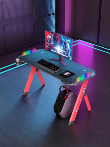 طــاولة قيمــنق مزودة بإنارة LED