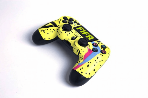 حـــدة تحكـــم لاسلكية لجهـــاز بلاي ســـتيشن 4