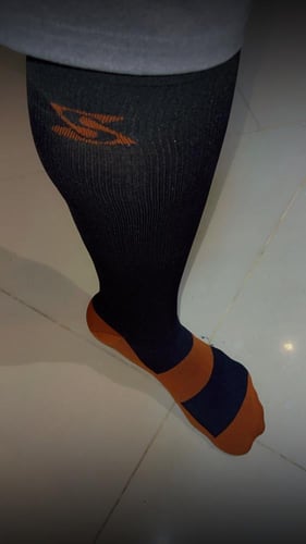 جوارب ضاغطه نحاس طويل