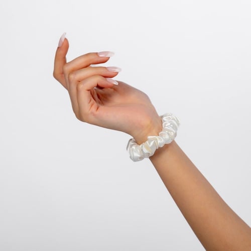 مجموعة حرير طبيعي لون ابيض لؤلؤي