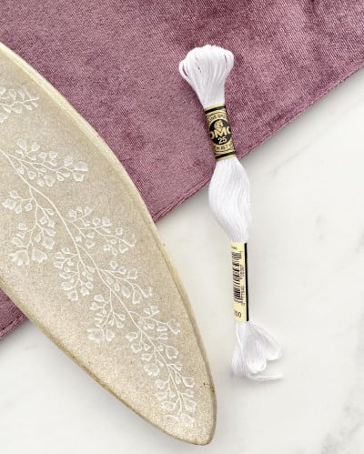 خيط مالونيه ماركة DMC لون أبيض