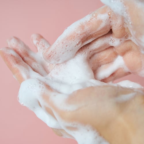 غسول رغوة سنتيلا لشد المسام و التنظيف العميق