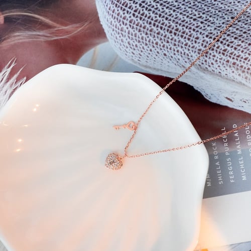 سلسلة قلب بمفتاح