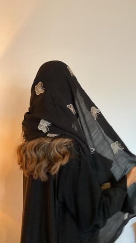 طرحة.فراشة ذهبي تطريز ذهبي قصب على كامل الطرحه قما...