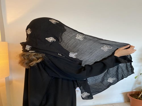 طرحة.فراشة ذهبي تطريز ذهبي قصب على كامل الطرحه قما...