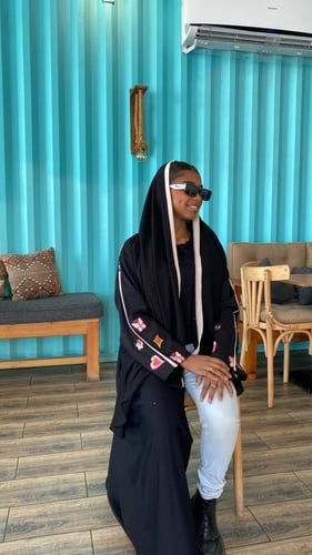 بكج الفخامه عرض ثلاث عبايات ١٩٩ريال