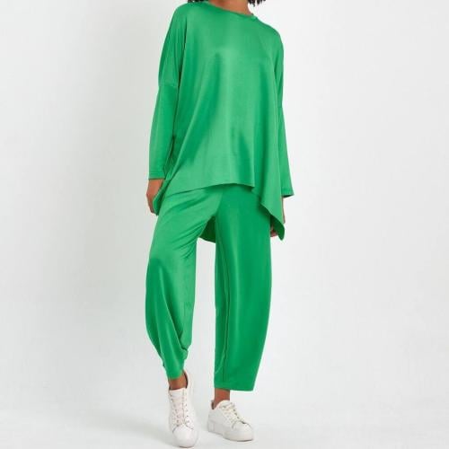 طقم رياضي نسائي قطن بلون أخضر زاهي - بلوزة طويلة م...