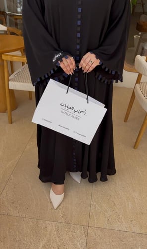 عبايه بكلفه كحلي