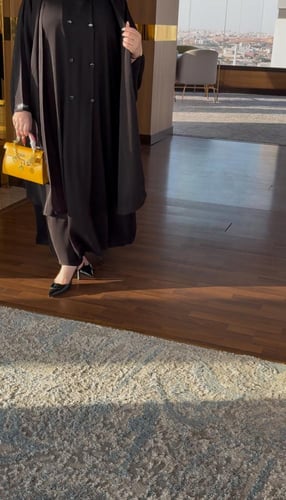 عبايه طبقتين مشبوكه ببعض + طرحه مجانآ