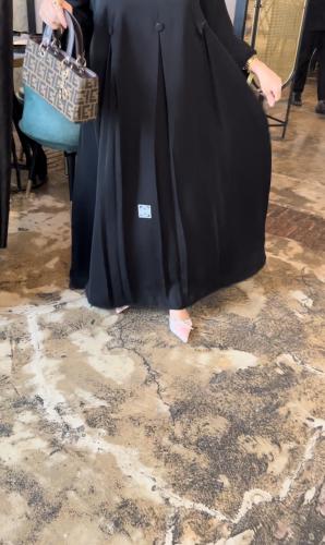 ثلاث كسرات من الامام وازره ونفس التصميم من الخلف