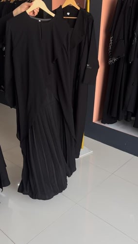 عبايت طبقات وكسرات + طرحه مجانآ