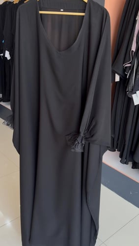 عبايه راس اكمام دانتيل