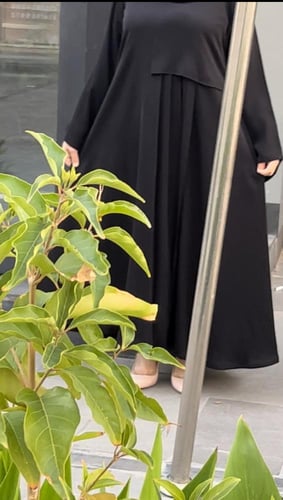 عبايه بكسرات على الجنب