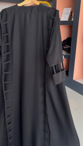 عبايه بمربعات مع الجوانب