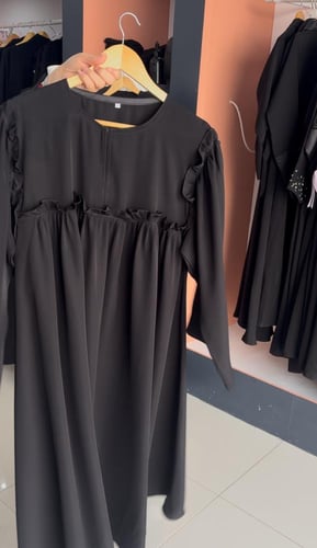 عبايه بكسرات + طرحه مجانآ