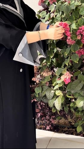 عبايه تصميم كويتي رسميه نص كلوش