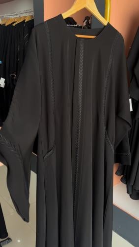 عبايه بتطريز مشجر