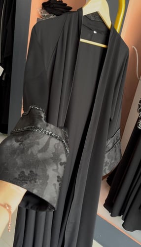 تربل كلوش باكمام واسعه