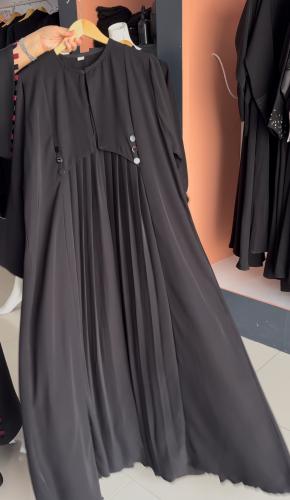 عبايه بازره وكسرات + طرحه مجانآ